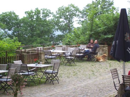Biergarten auf der Burg Ravensberg bei Borgholzhausen
