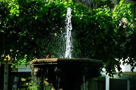 Kump mit Fontäne