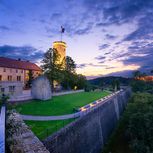 Die Sparrenburg in Bielefeld in der Dämmerung