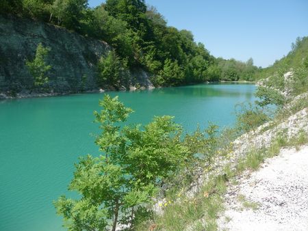 Türkisblauer See im Langericher Canyon