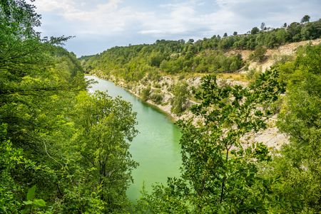 Strahlendes Türkis am Lengericher Canyon