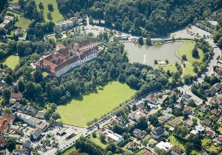 Luftaufnahme vom Schloß in Bad Iburg