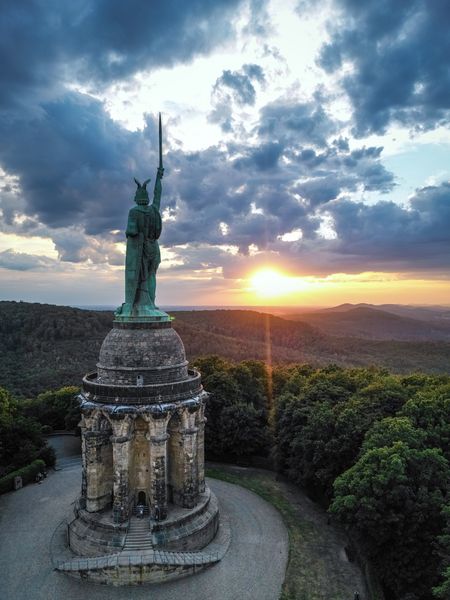 Sonnenuntergang am Hermannsdenkmal Detmold