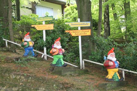 Zwergenparade im Freizeitpark Rodelbahn Ibbenbüren