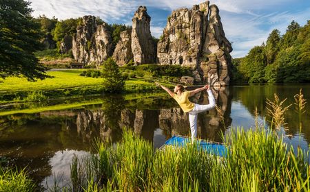 Yoga an den Externsteinen
